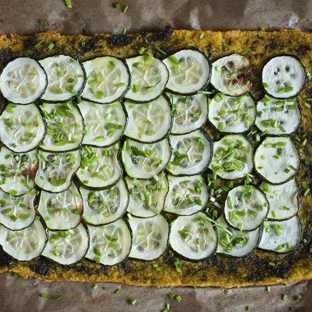 Polentový koláč s pestem a cuketou...Recept najdete na blogu!
#polenta #cake #pesto #zuchinni #vegetable #vegetarian #food #foodphotography #foodblogger