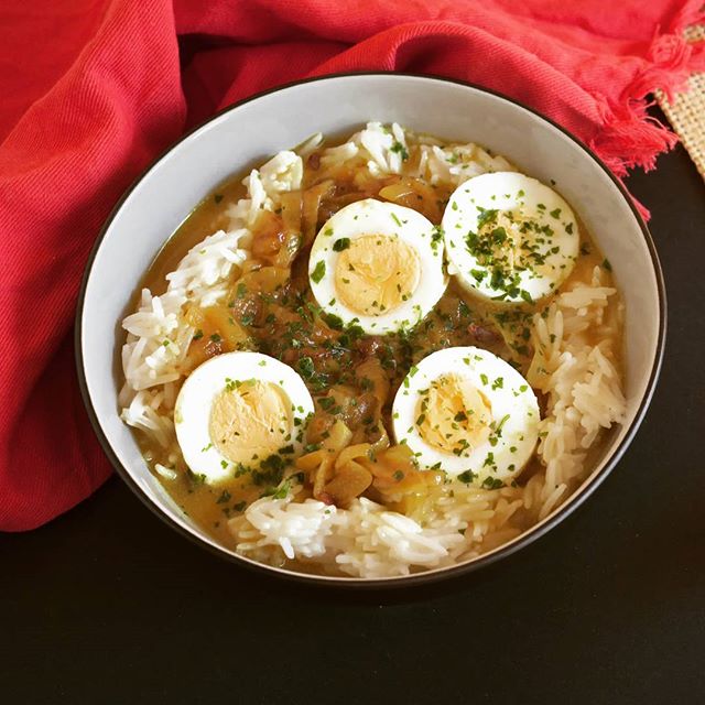 Indická cibulovo-kokosová omáčka s vejci..... Nový recept na blogu.
#onion #coconutmilk #egg #rice #food #photography #foodphotography #foodblog