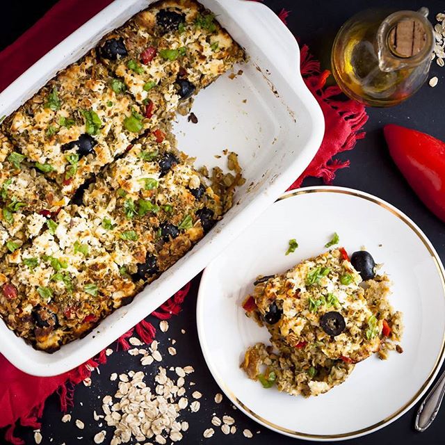 Super slaná ovesná svačinka..pro recept mrkněte na blog.
#oatmeal #zuchinni #olive #cheese #food #foodphotography #foodblog